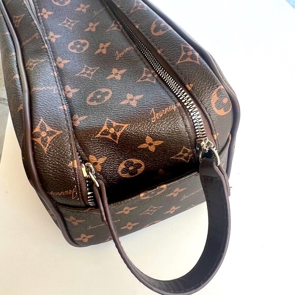 Journeyman Monogram double zipper toiletries/ make up travel bag. High end vibes - Picture 9 of 13